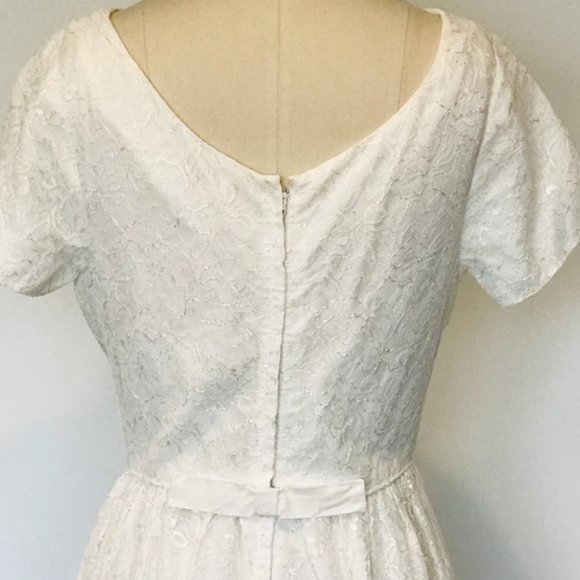 Vintage 60's Lace Wedding Dress - Picture 5 of 6